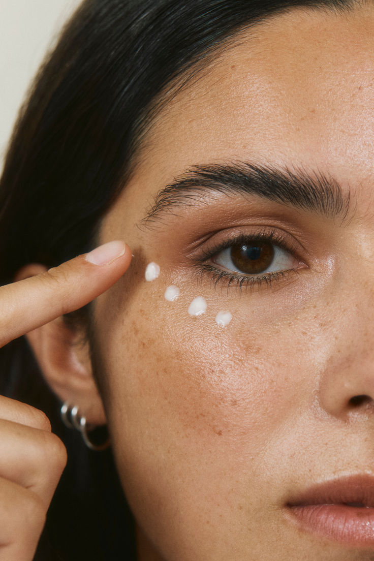 Global Eyecon - Professional eye contour treatment at Leyla Skin & Beauty